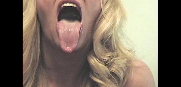  Pat and her long tongue
